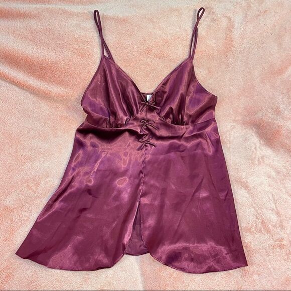 Romantic Burgundy Nightgown  - Picture 6 of 11